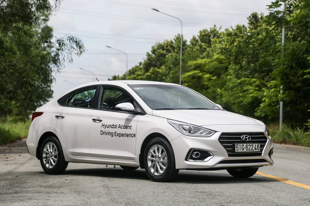 Sedan hang B tai VN - nghich ly cua 'thung ton di dong' Toyota Vios hinh anh 2