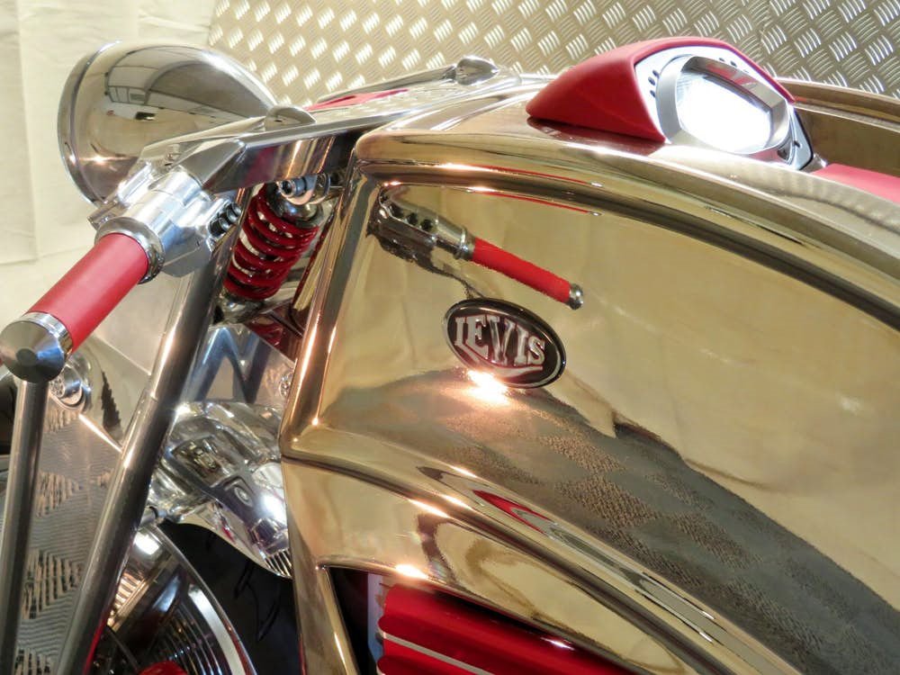 Moto su dung dong co sieu xe gia 135.000 USD hinh anh 5