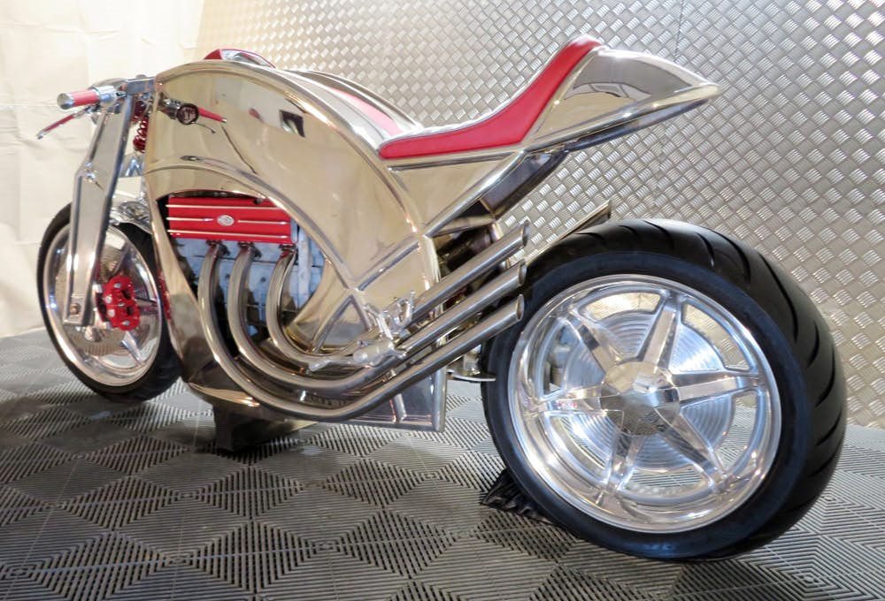 Moto su dung dong co sieu xe gia 135.000 USD hinh anh 2