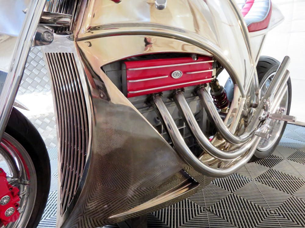 Moto su dung dong co sieu xe gia 135.000 USD hinh anh 3