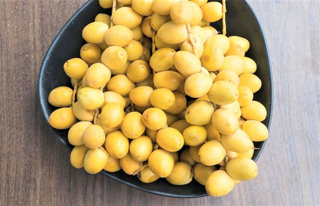 Chà là tươi nguyên cành bỗng nhiên gây sốt thị trường - Ảnh 1.