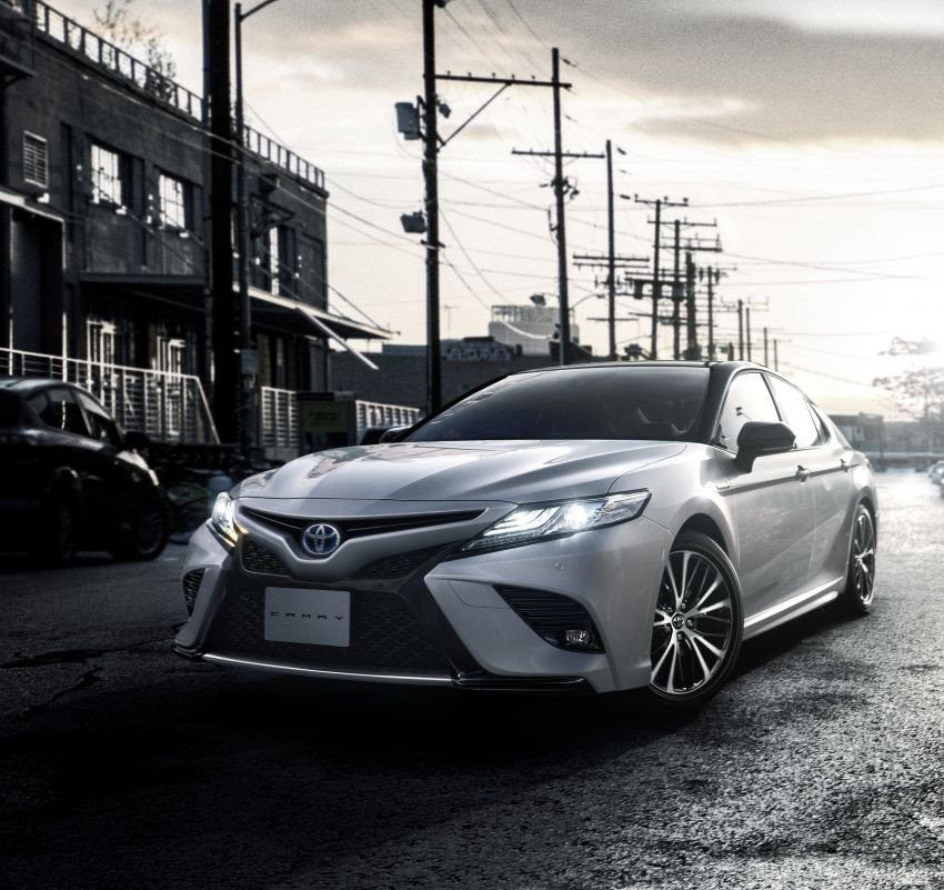 Toyota Camry Sport ra mat thi truong Nhat, gia hon 33.000 USD hinh anh 2