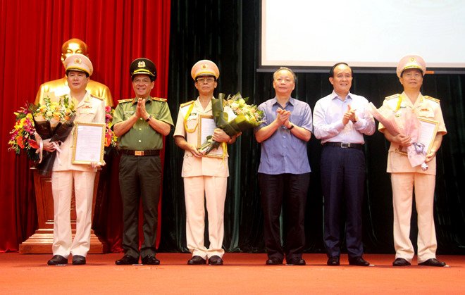 Sap nhap Canh sat PCCC Ha Noi vao Cong an Ha Noi hinh anh 1