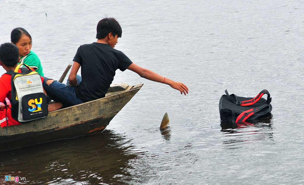 Lop hoc mien phi giua long ho thuy dien cua su thay hinh anh 10