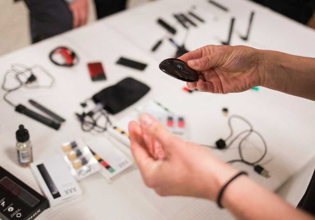 Thuoc la dien tu: Phat minh giup cai nghien hay ke giet nguoi moi? hinh anh 2