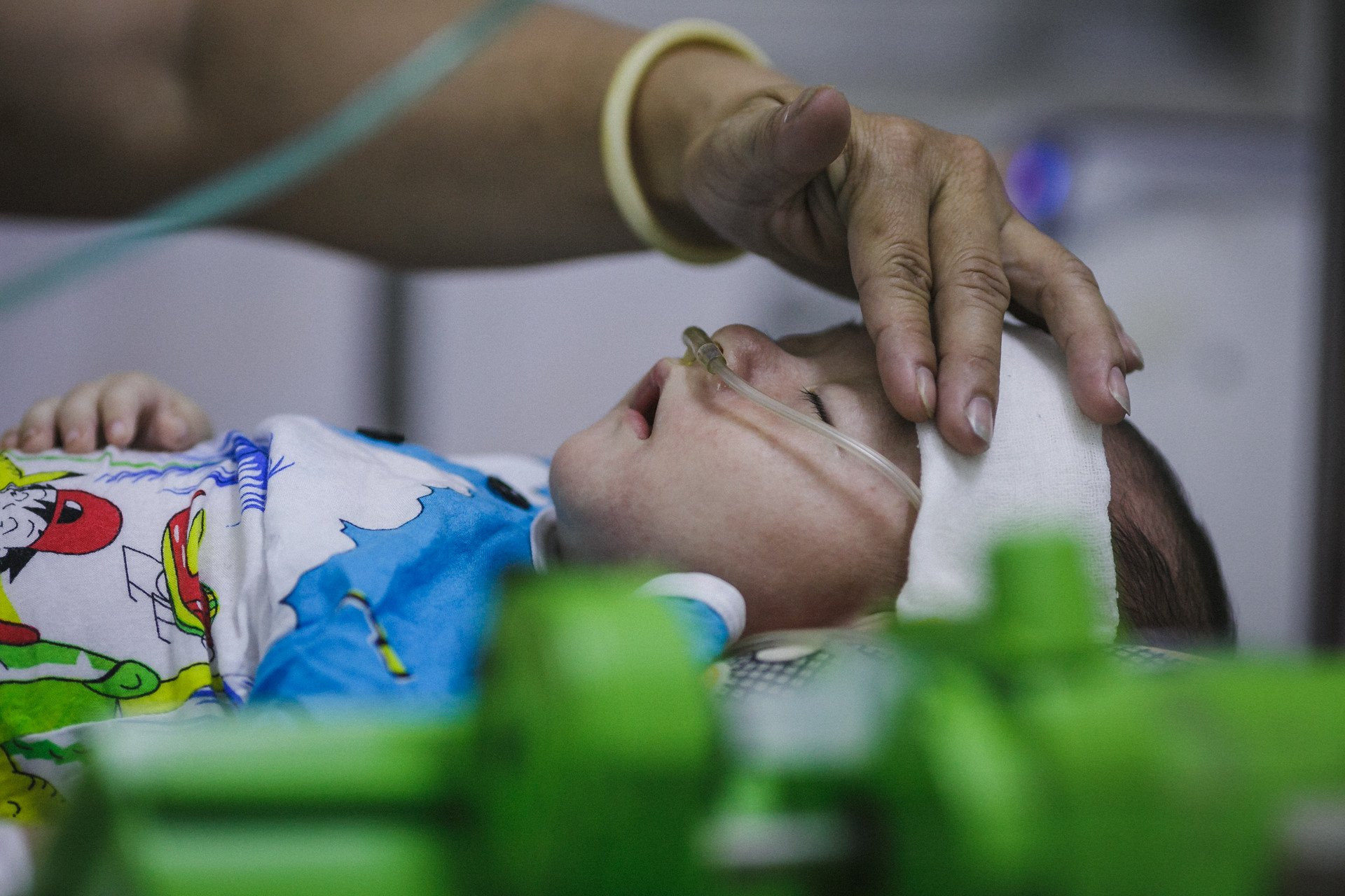 Benh vien nhi o Sai Gon vo tran vi dich chong dich hinh anh 13