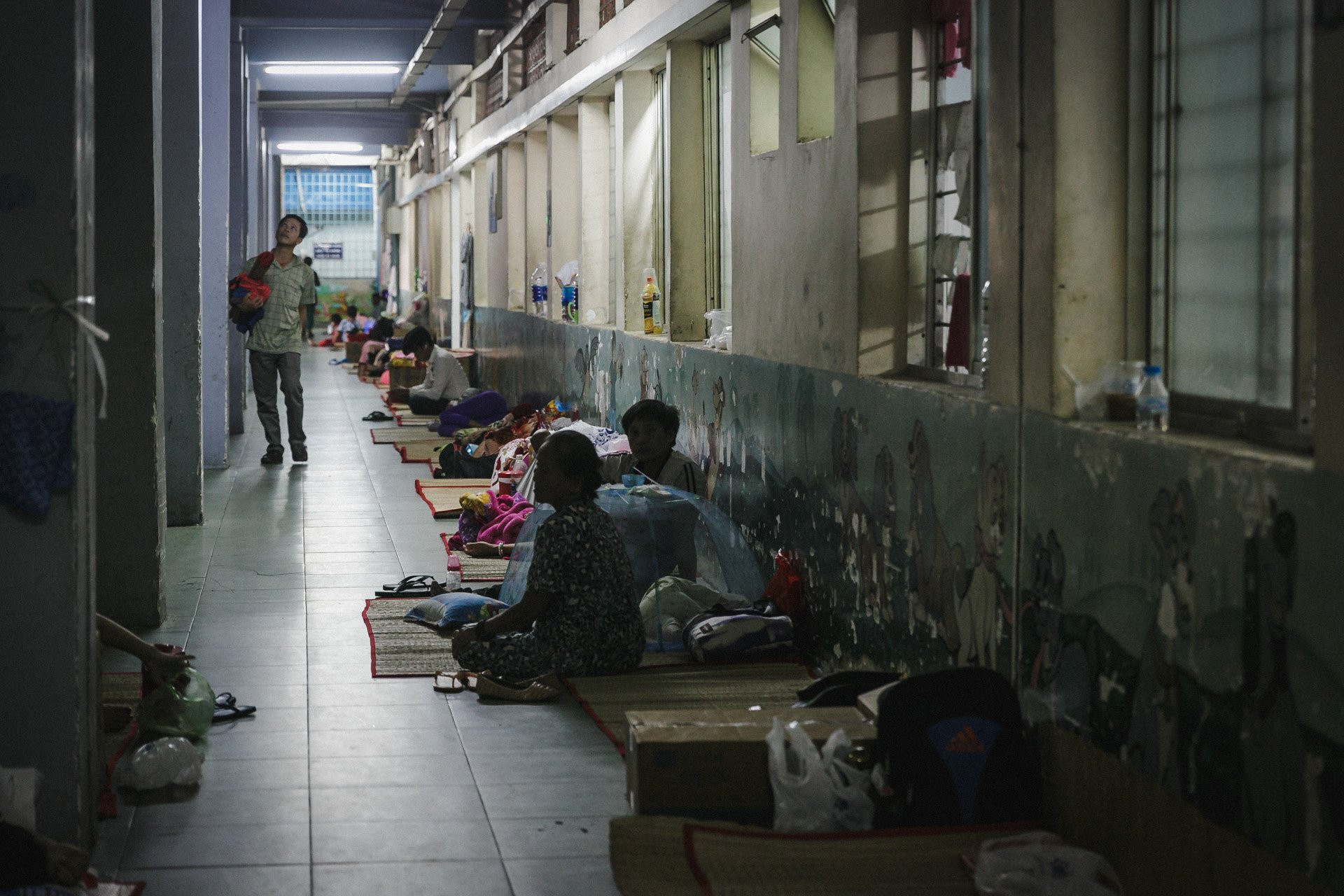 Benh vien nhi o Sai Gon vo tran vi dich chong dich hinh anh 30