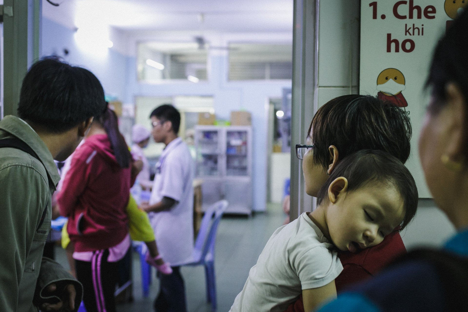 Benh vien nhi o Sai Gon vo tran vi dich chong dich hinh anh 15