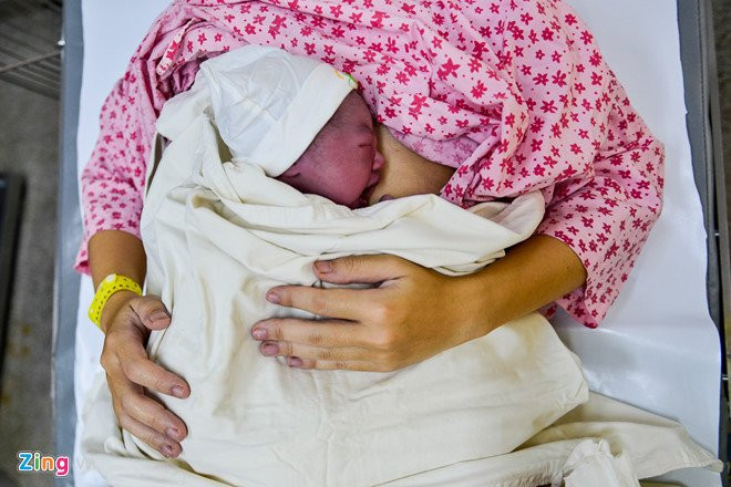 Khi nao phai tiem truong thanh phoi cuu nguy cho thai nhi? hinh anh 1