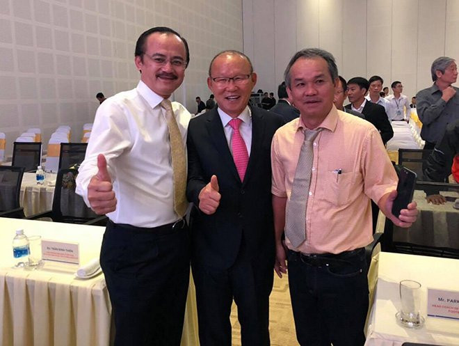 cap nhat: viet nam dang quang aff cup, bau duc cuoi tuoi don hlv park hang seo hinh anh 2