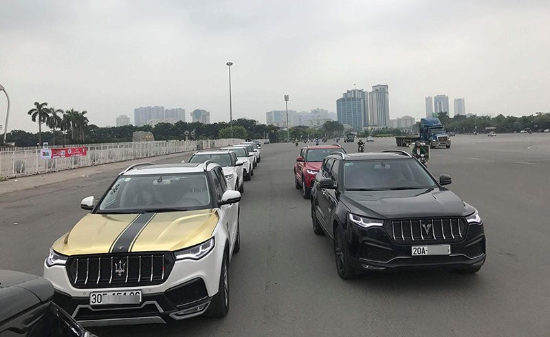 nhung-chiec-xe-trung-quoc-bi-vat-guong-vi-trom-tuong-xe-sang 17