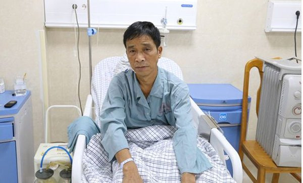 Ho khan 10 ngày, bác sĩ bất ngờ thông báo bị ung thư phổi