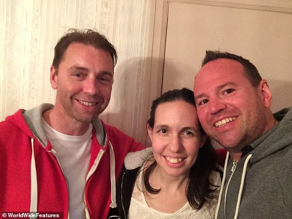 Cặp song sinh cùng mẹ nhưng khác cha khiến cả thế giới xôn xao