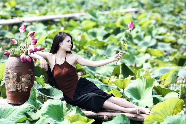 hoa-khoi-van-hoa-khanh-chi-dam-tham-ben-sen-dau-mua (1)