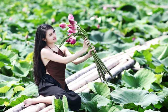 hoa-khoi-van-hoa-khanh-chi-dam-tham-ben-sen-dau-mua (4)