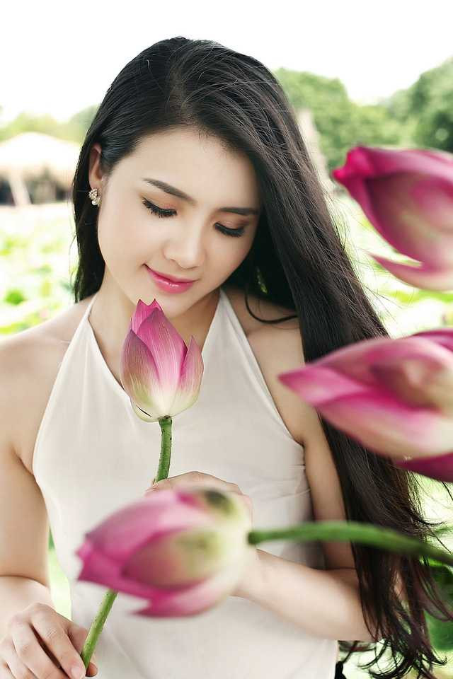 hoa-khoi-van-hoa-khanh-chi-dam-tham-ben-sen-dau-mua (9)