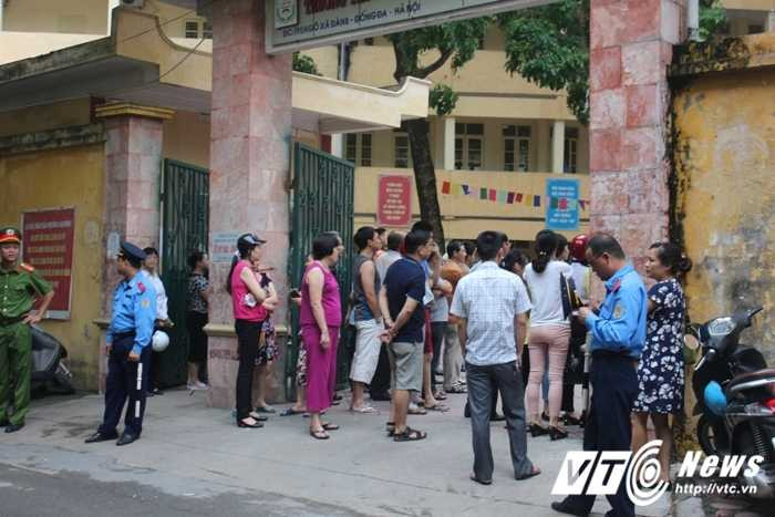 Tuyen sinh lop 10 (16)