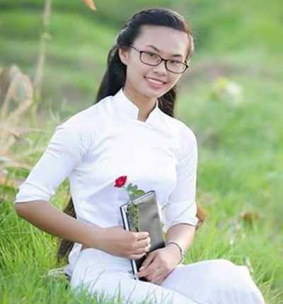 Thùy Linh đỗ thủ khoa khối C ở cụm thi 34 (Thanh Hóa). Ảnh: NVCC.