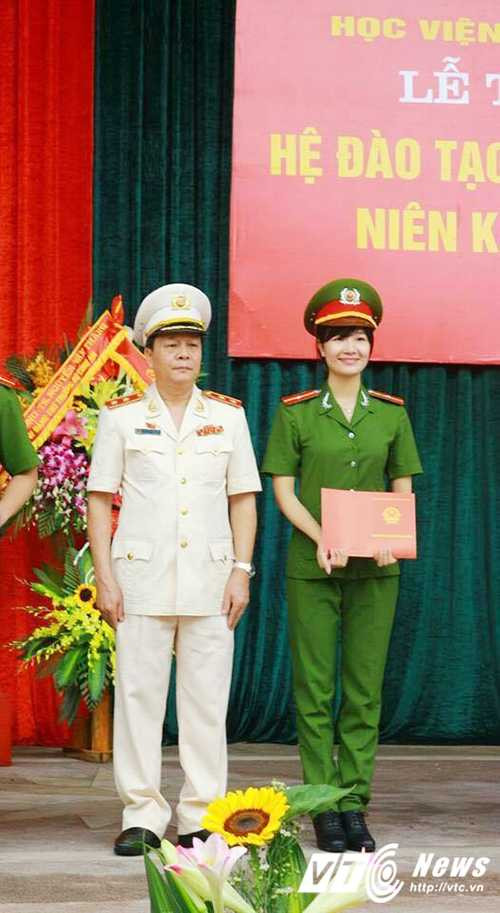 Nu canh sat tre (10)