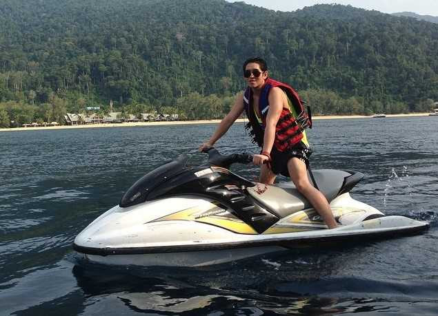 Cuoc song xa hoa cua cong tu, tieu thu nha dai gia Malaysia hinh anh 12