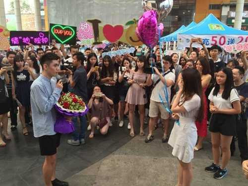 nam sinh mua 999 qua buoi to tinh voi nguoi trong mong hinh anh 4