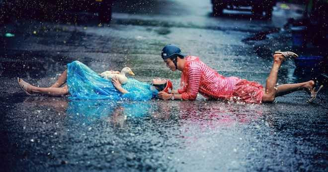 Bo anh cuoi bang ao mua cua doi 9X hinh anh 4