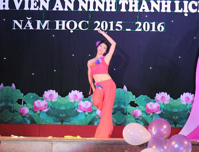 hoa-khoi-xinh-dep-cua-hoc-vien-an-ninh-khong-thich-goi-la-nguoi-noi-tieng-4