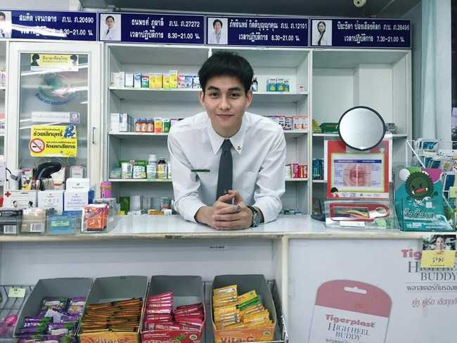 Chang duoc si Thai Lan noi tieng nho dien trai nhu tai tu hinh anh 1