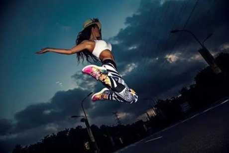 Ba me U50 khien dan mang ghen ti vi tre nhu gai 18 - Anh 11