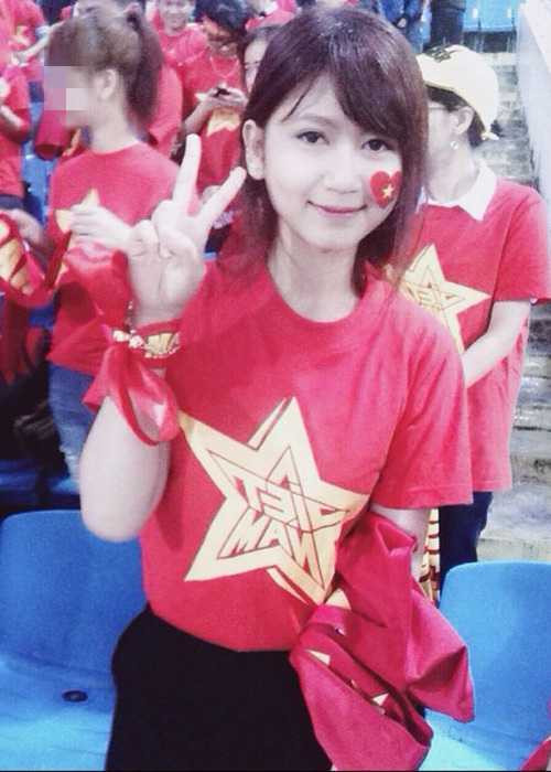 chan dung nguoi yeu xinh nhu mong cua doi truong u19 hinh anh 7