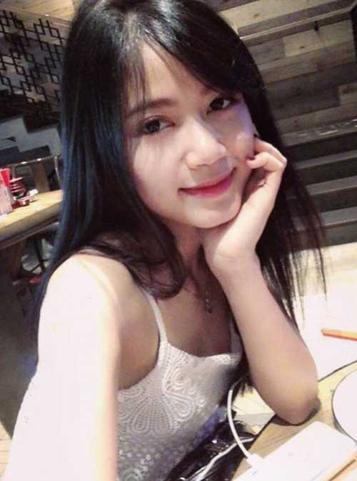 chan dung nguoi yeu xinh nhu mong cua doi truong u19 hinh anh 13