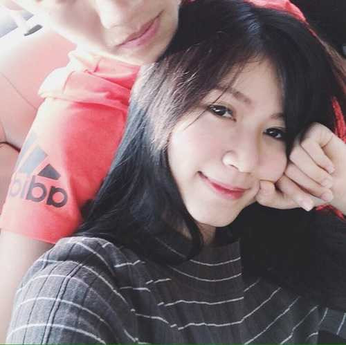 chan dung nguoi yeu xinh nhu mong cua doi truong u19 hinh anh 4