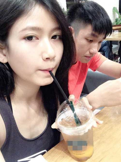 chan dung nguoi yeu xinh nhu mong cua doi truong u19 hinh anh 2