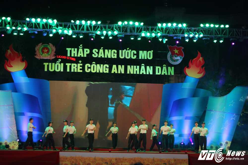 Thap sang uoc mo CAND (15)
