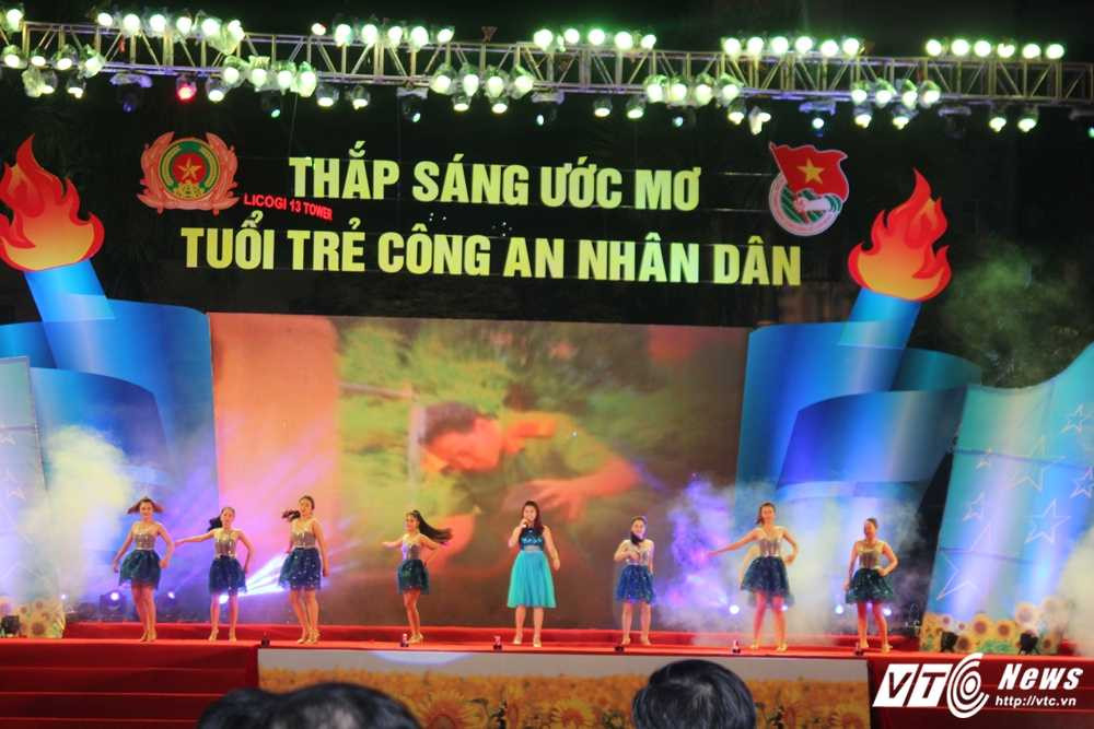 Thap sang uoc mo CAND (16)