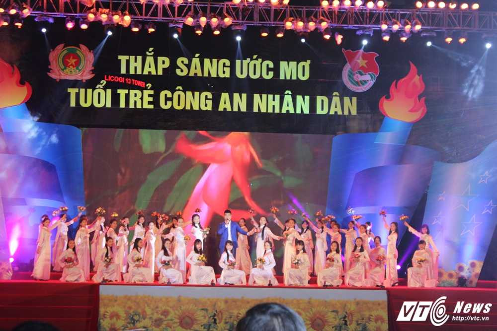Thap sang uoc mo CAND (21)