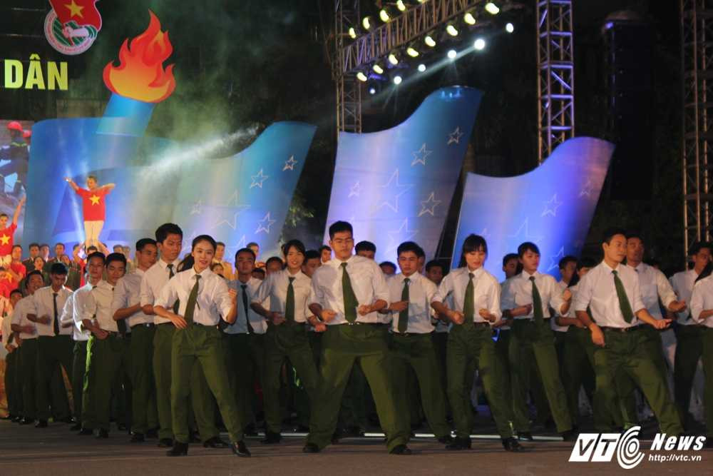 Thap sang uoc mo CAND (22)