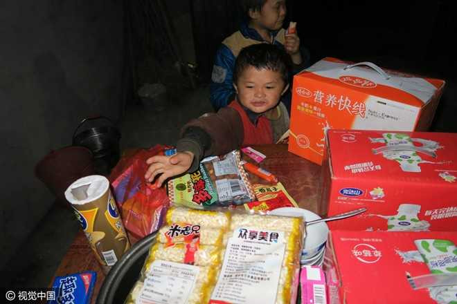 Cau be giong het Jack Ma gap rac roi vi bat ngo noi tieng hinh anh 5