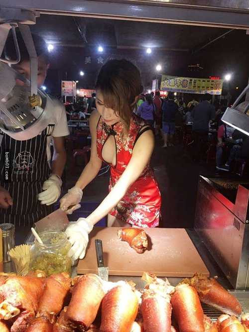 hot girl ban thit xien nuong khien quan an nuom nuop khach hinh anh 8