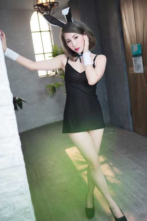 hot girl ban thit xien nuong khien quan an nuom nuop khach hinh anh 13