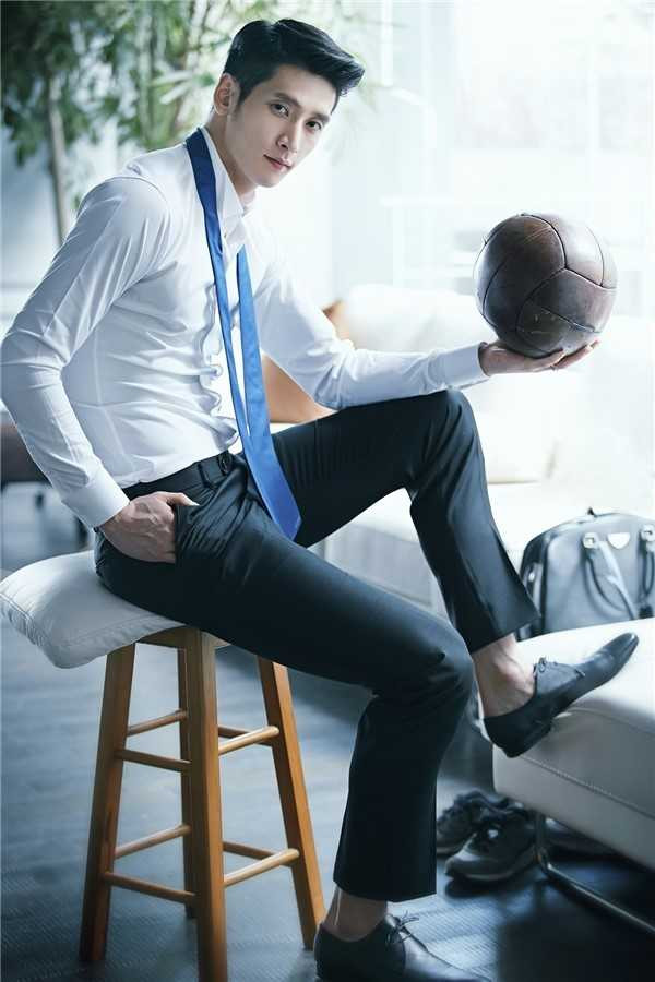 'Nam than bong chuyen' cao 1,98 m noi tieng tai Han Quoc hinh anh 9