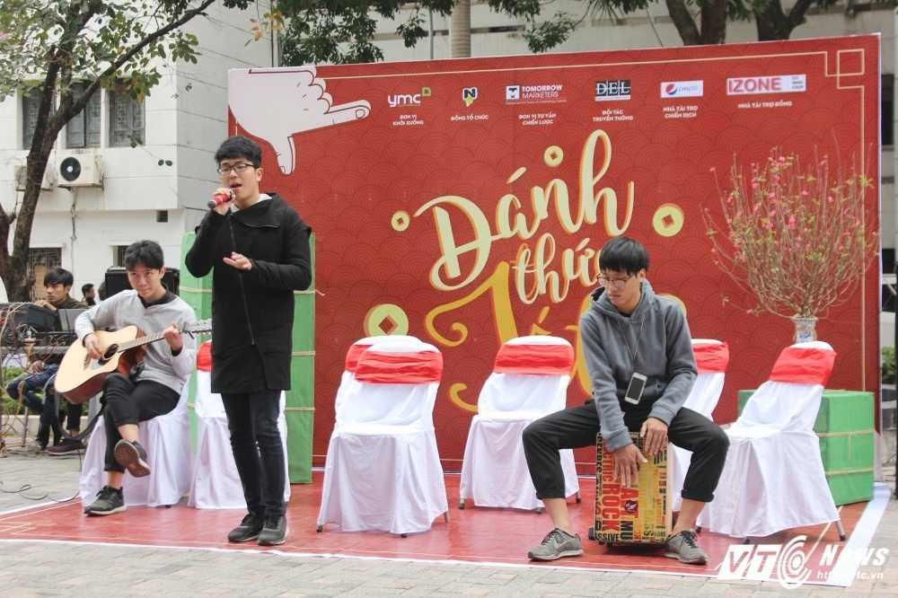 Sinh vien Ngoai thuong (1)