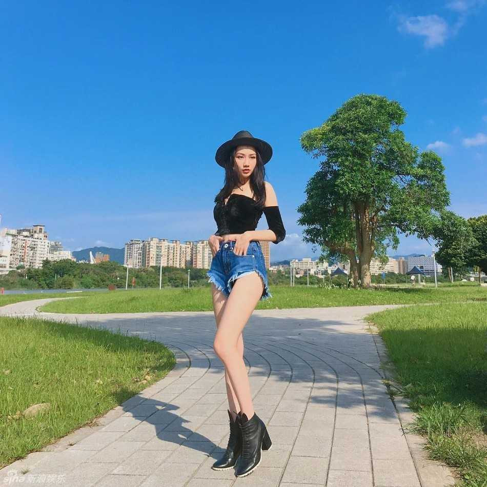 ai nu cua dai gia dai loan duoc van nguoi me nho than hinh boc lua hinh anh 4