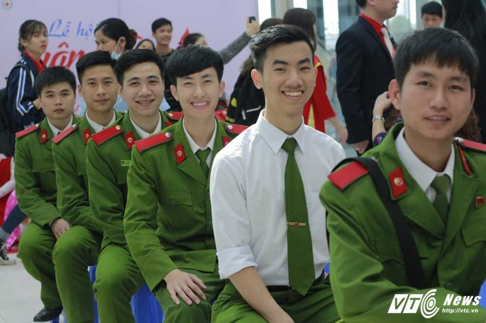 Le-hoi-xuan-hong (21)