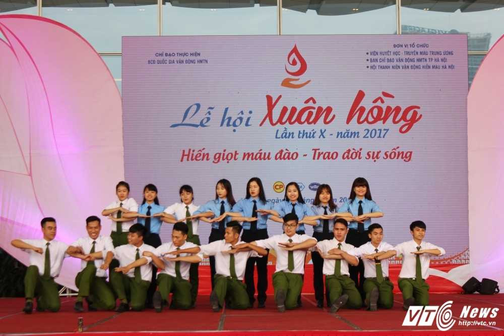 Le-hoi-xuan-hong (23)