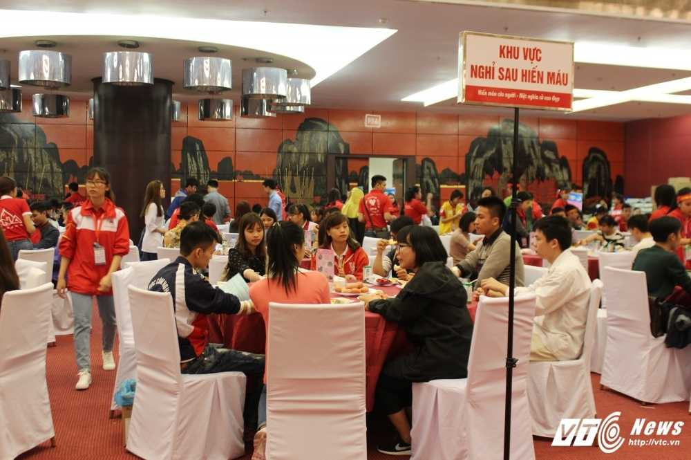 Le-hoi-xuan-hong (6)