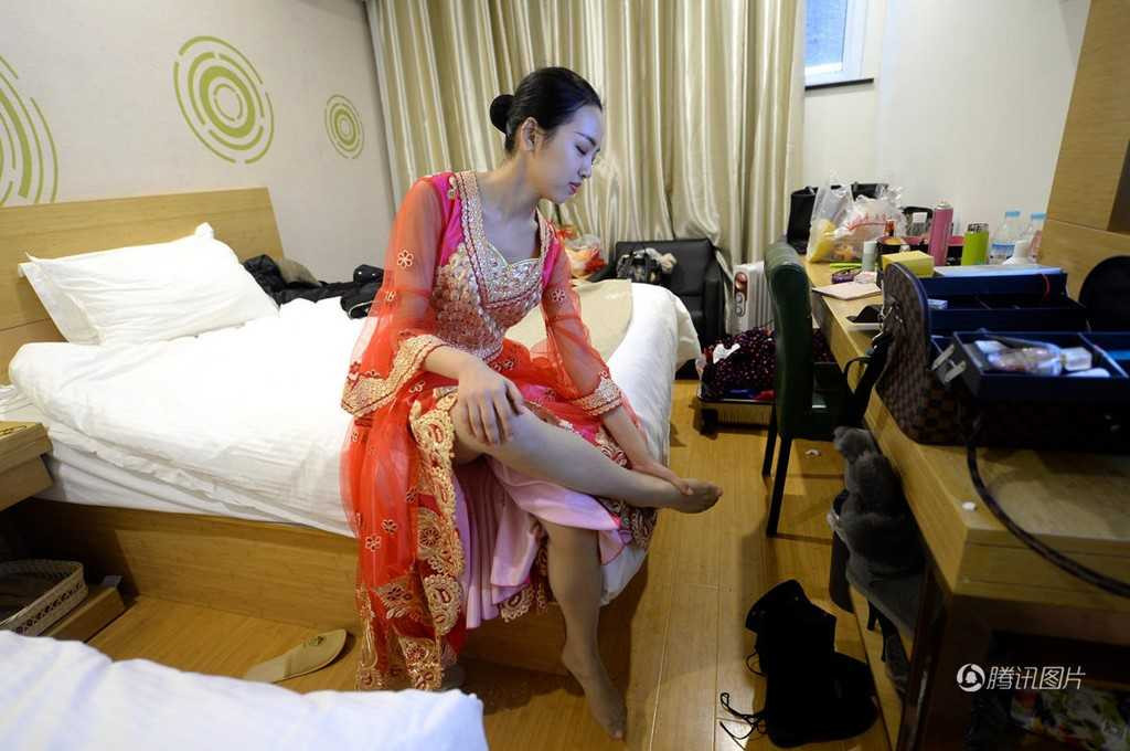 Thieu nu du thi 15 truong nghe thuat trong nua thang hinh anh 9