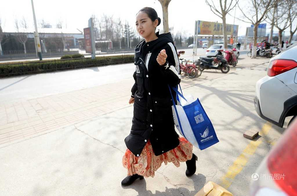 Thieu nu du thi 15 truong nghe thuat trong nua thang hinh anh 2