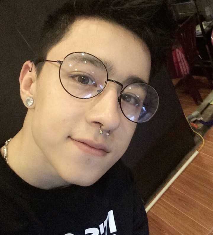 Hot boy lai Tay noi tieng trong gioi tre Viet hinh anh 7