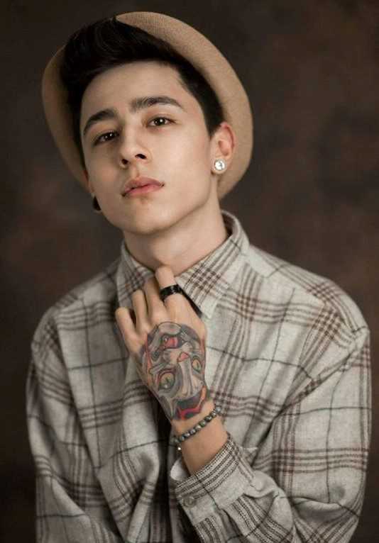 Hot boy lai Tay noi tieng trong gioi tre Viet hinh anh 5